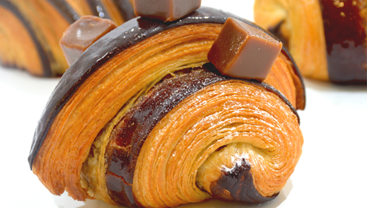 Croissant bi-couleur caramel chocolat